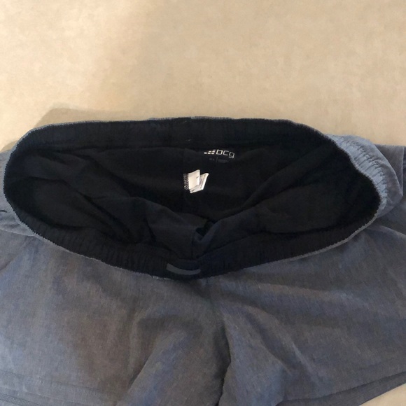 Shorts - Picture 4 of 5